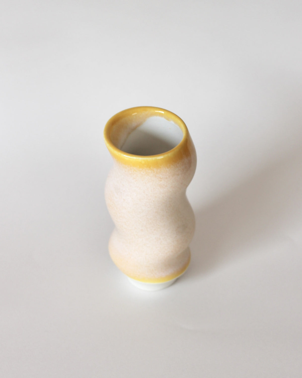 【Studio Arhoj】 Hana Vase Small Wave - Yellow  [スタジオアーホイ ハナベース]
