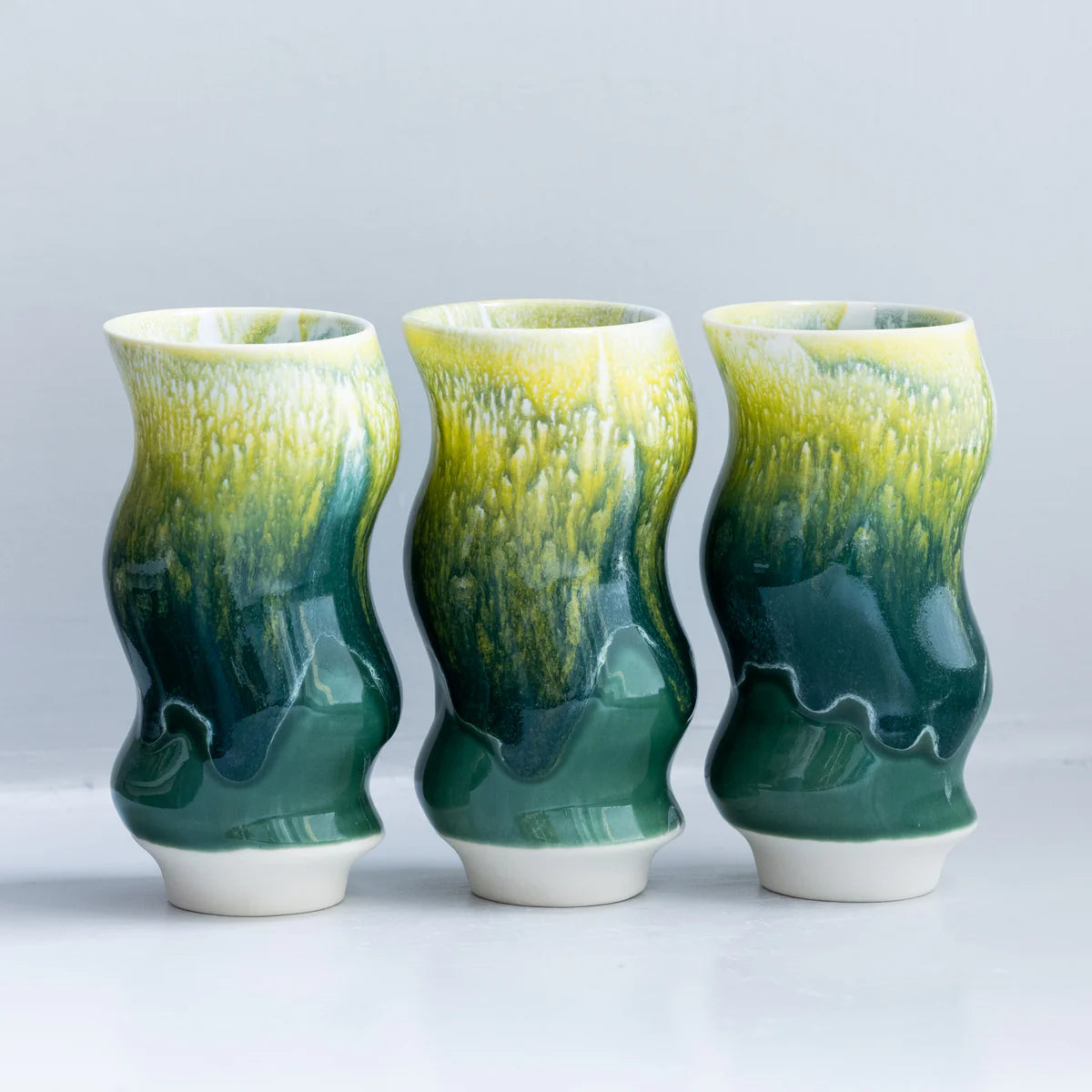 【Studio Arhoj】 Hana Vase Small Wave - Banana leaf [スタジオアーホイ ハナベースウェーブ - バナナリーフ]